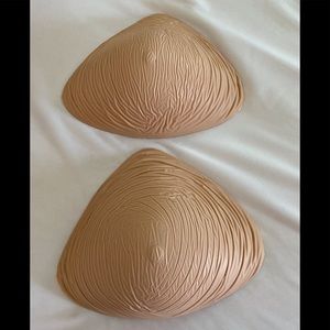 Pair of Amoena Essential Light 2S 442 Breast forms